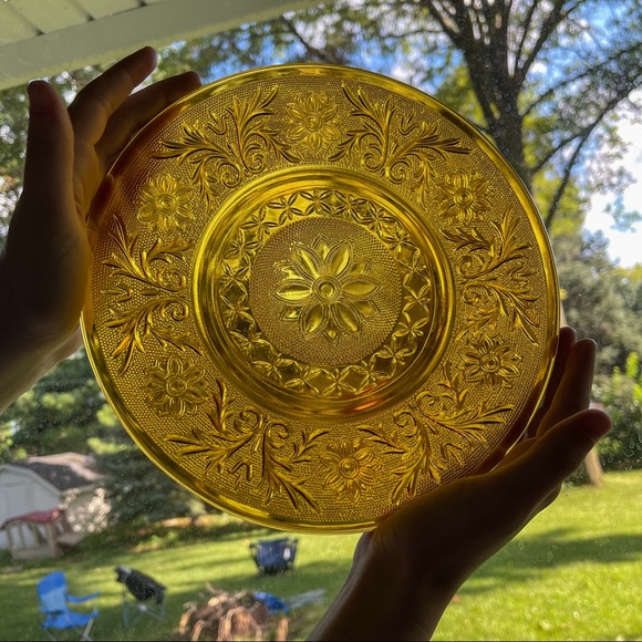 9” Vintage Indiana Amber tiara glass plate - Picture 2 of 3
